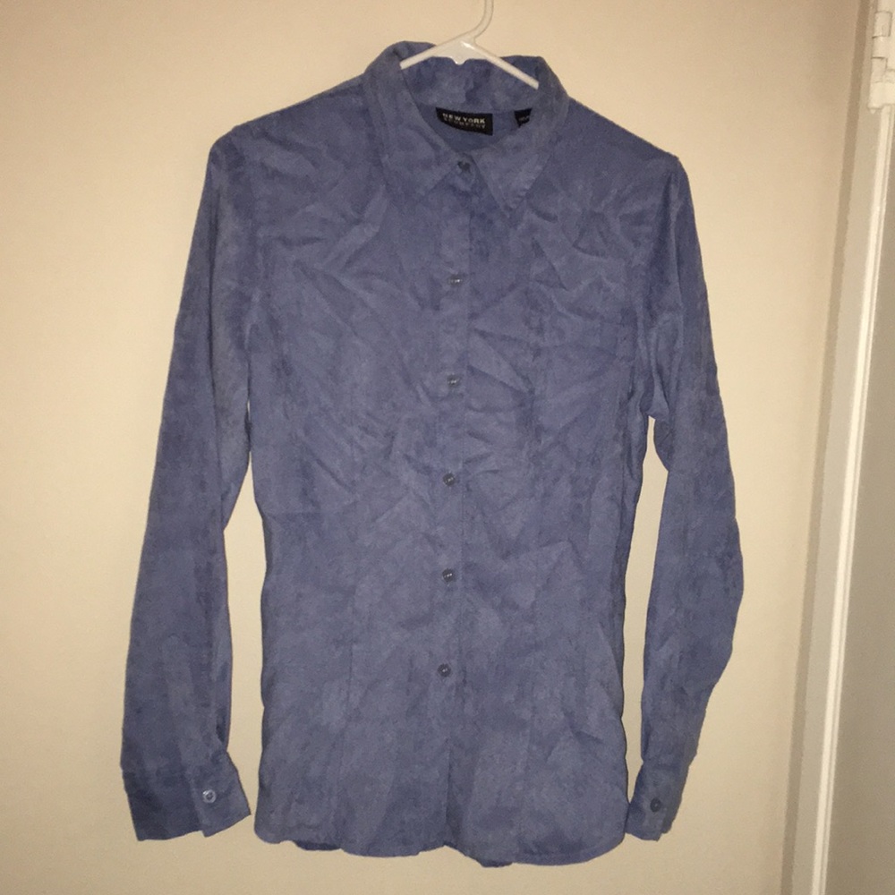 Blue suede shirt w/ Buttons. Soft but lightweight.